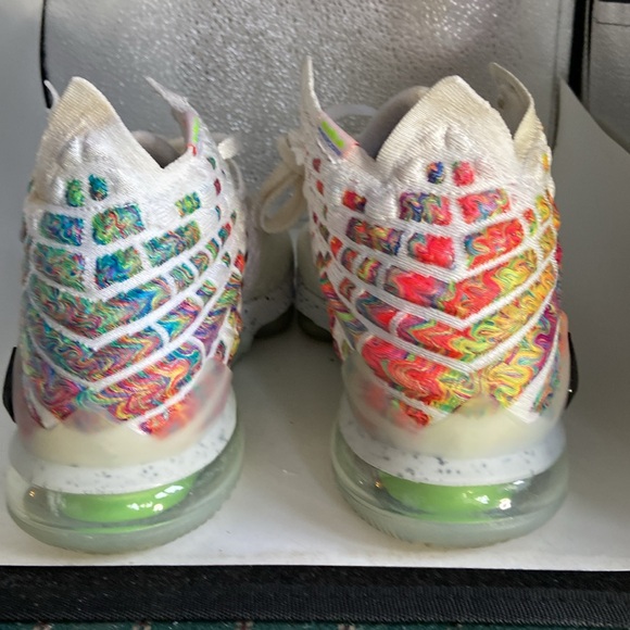 LeBron James sneakers lightly used White with little cubes of color& black spots - Picture 3 of 10